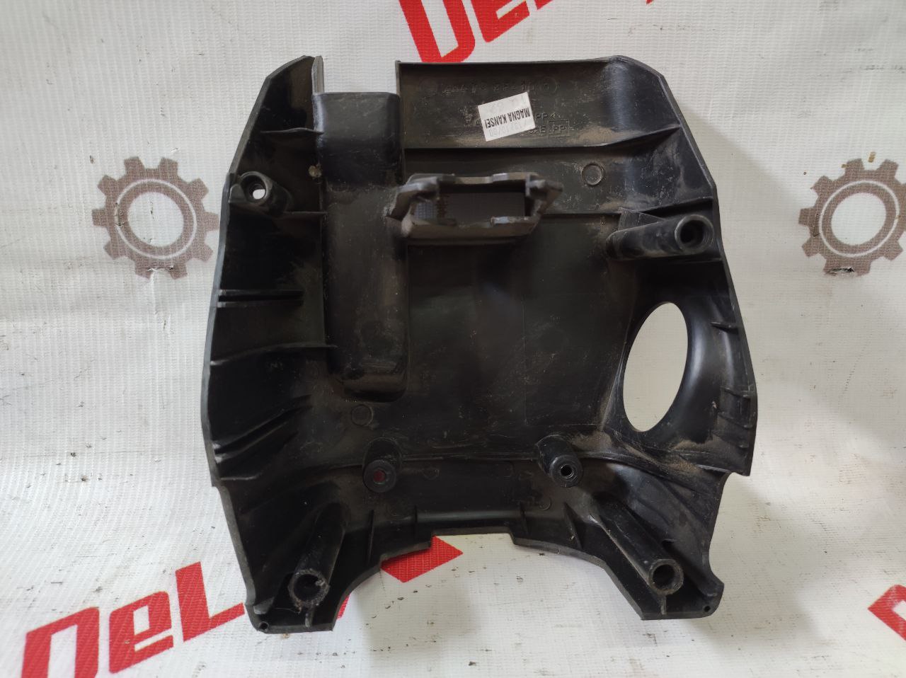 ornament direcție difuzor inferior pentru Nissan Primera P11 · 2000 break