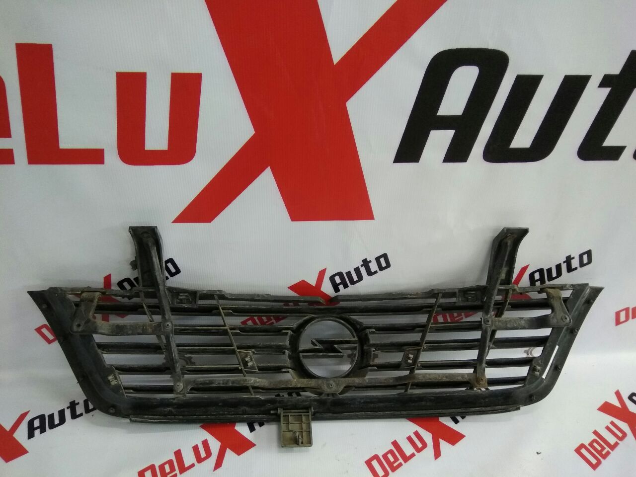 Решетка радиатора для Opel Sintra 2.2 T.D · 1999