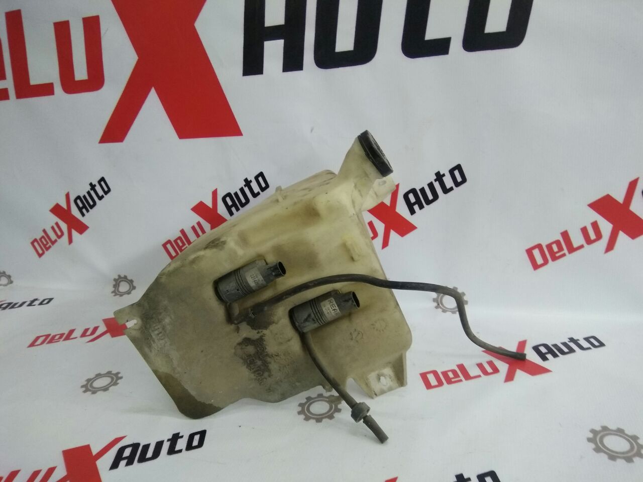 rezervor lichid parbriz cu motor electric pentru Opel Sintra 2.2 T.D · 1999