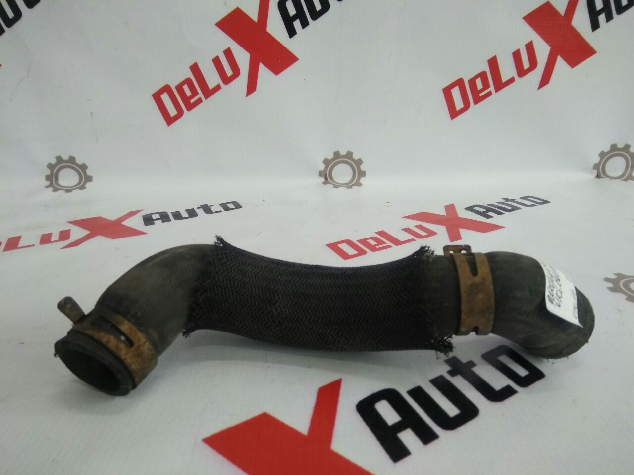 Патрубок системы охлаждения