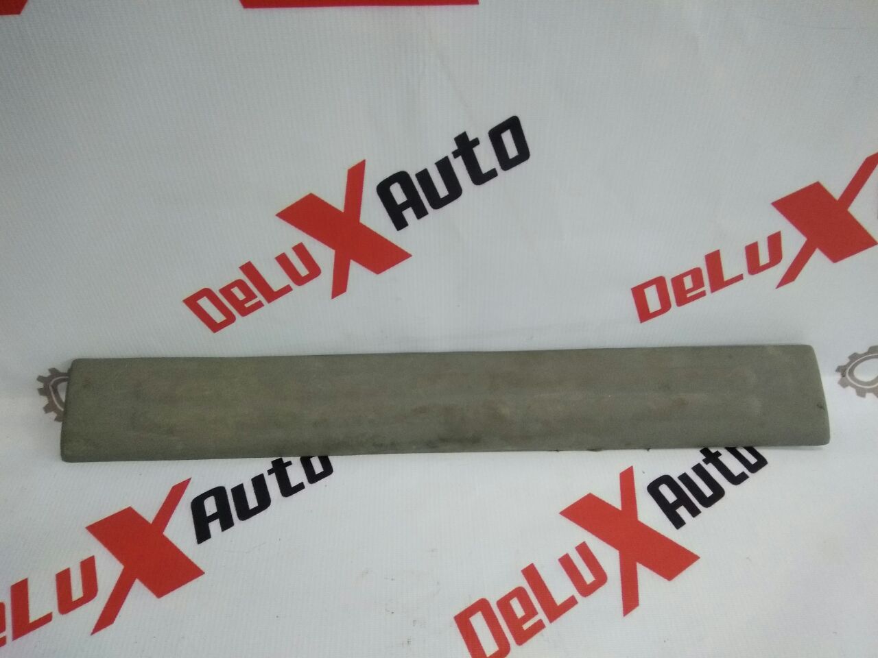 Накладка порога передней правой двери