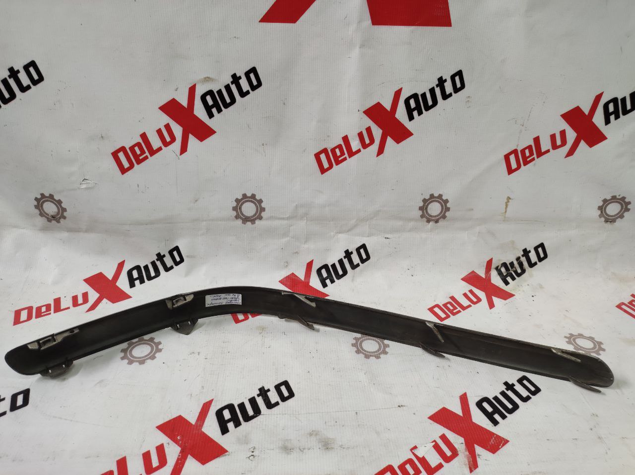 ornament spate bară de protecție dreapta defect pentru Toyota Avensis 2.0 · 2002–2004
