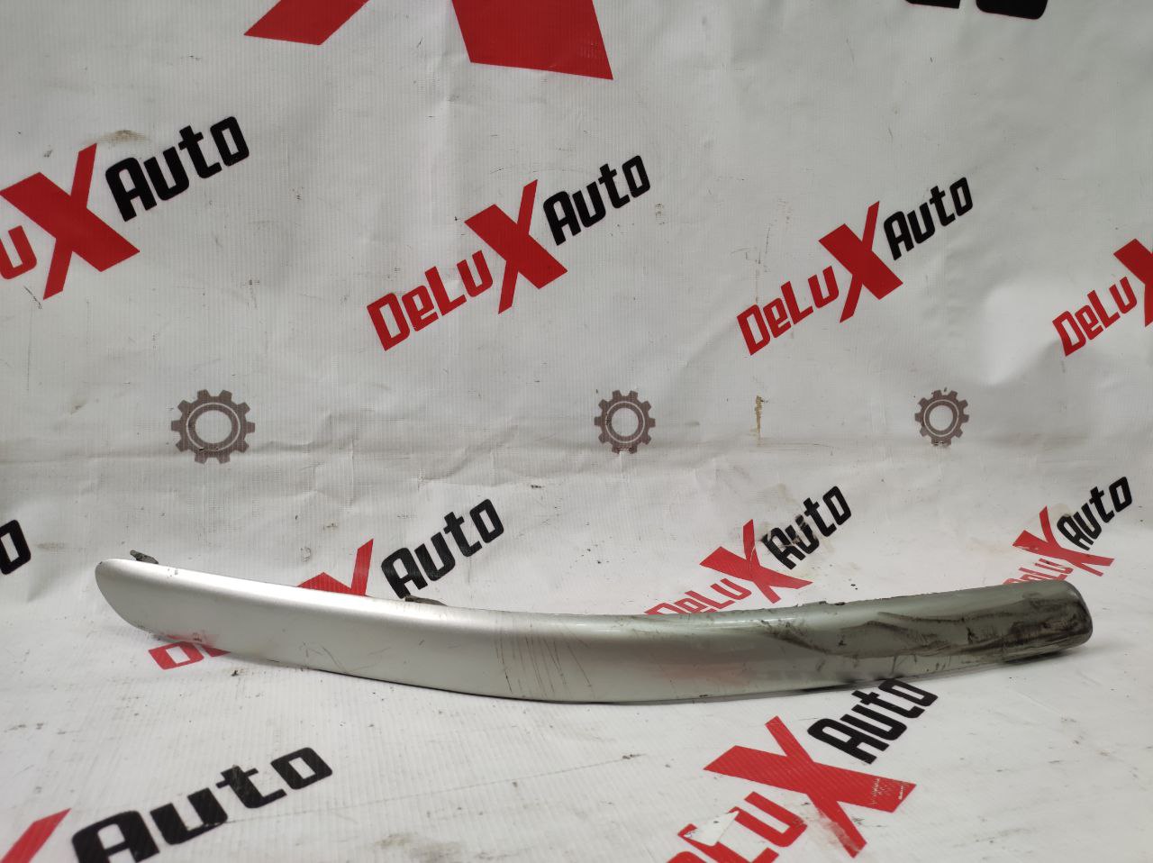 ornament față bară de protecție dreapta defect pentru Toyota Avensis 2.0 · 2002–2004