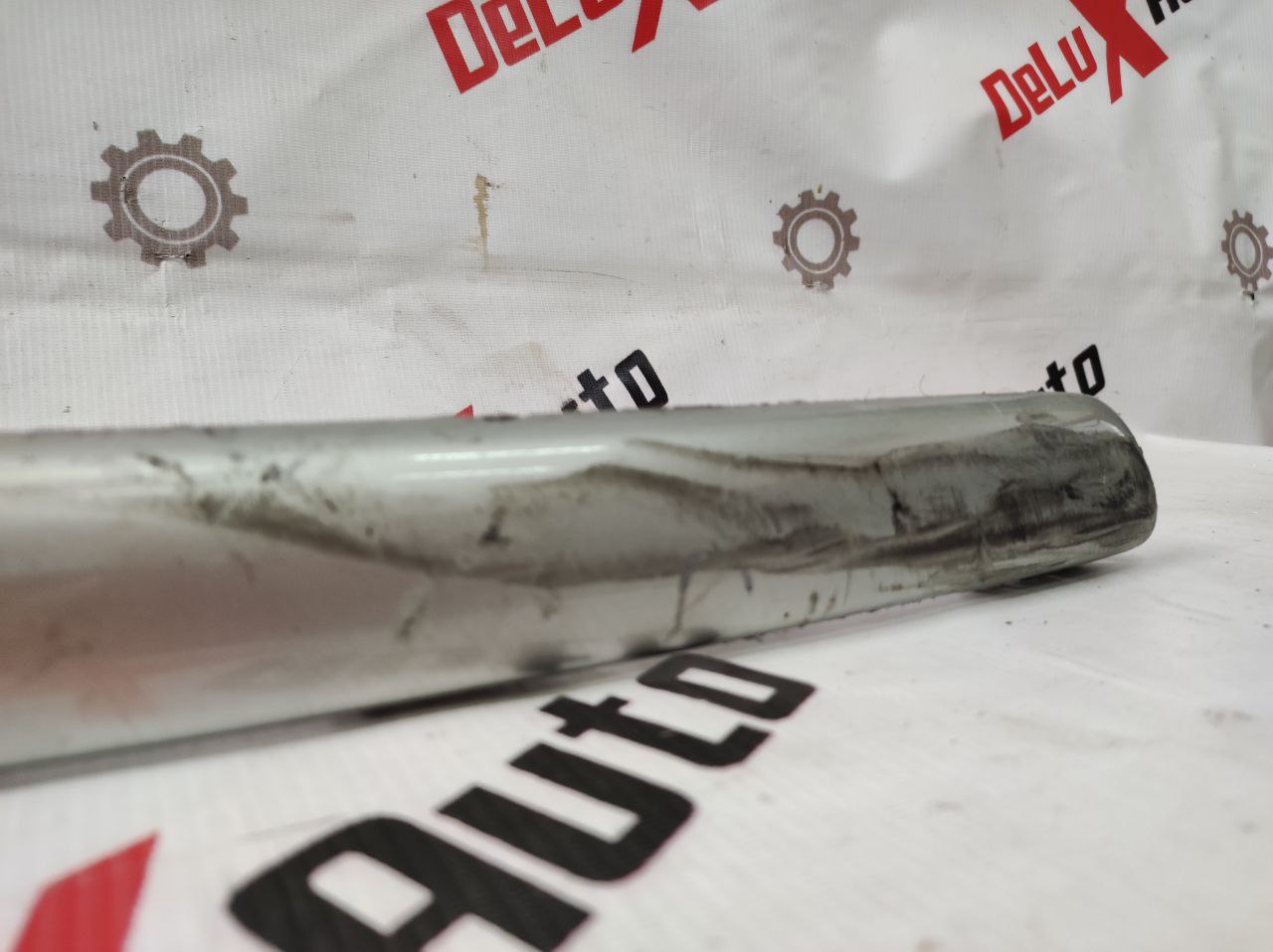 ornament față bară de protecție dreapta defect pentru Toyota Avensis 2.0 · 2002–2004
