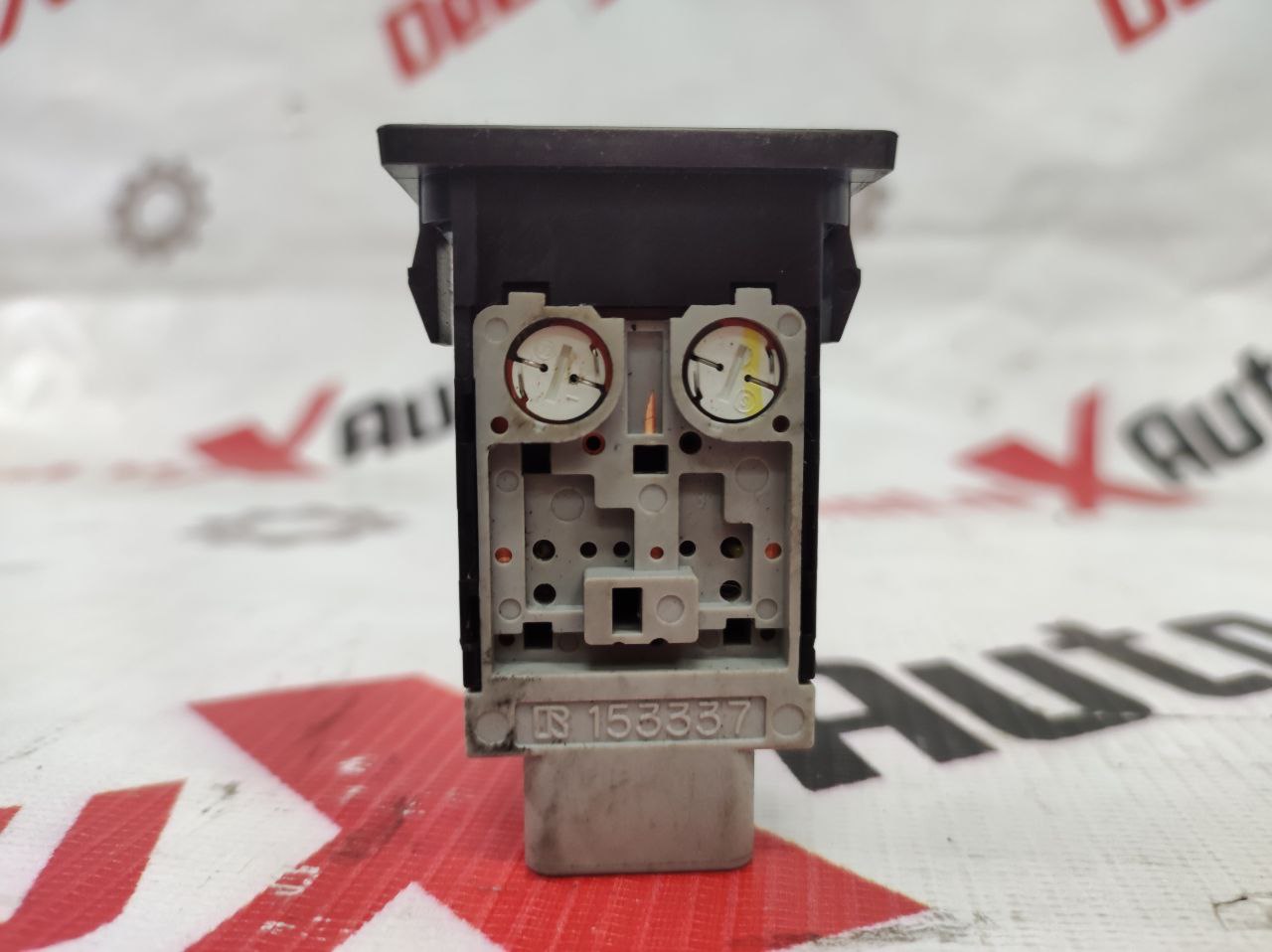 buton încălzire parbriz geam pentru Toyota Avensis 2.0 · 2002–2004