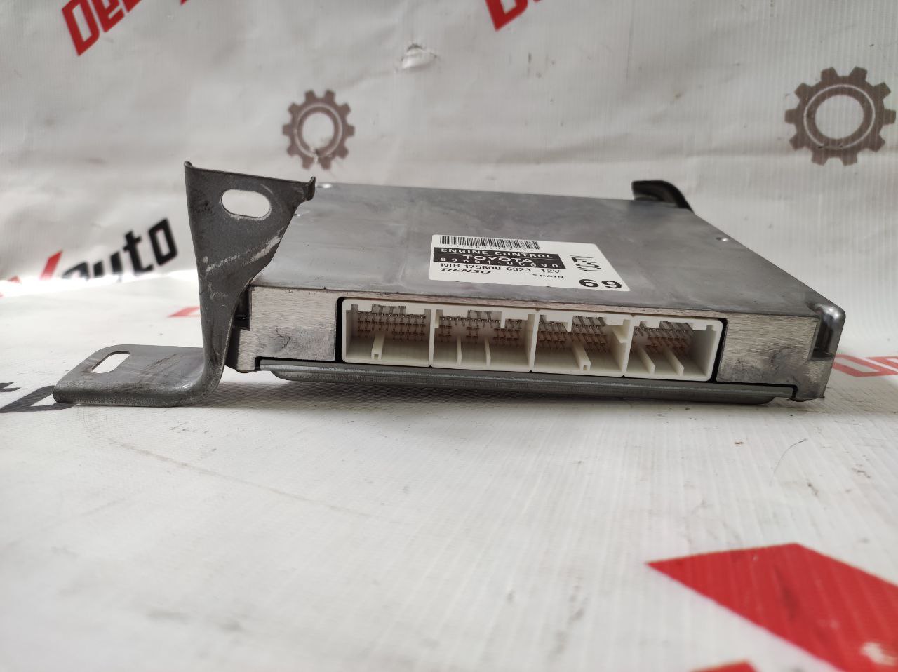 modul de control motor pentru Toyota Avensis 2.0 · 2002–2004