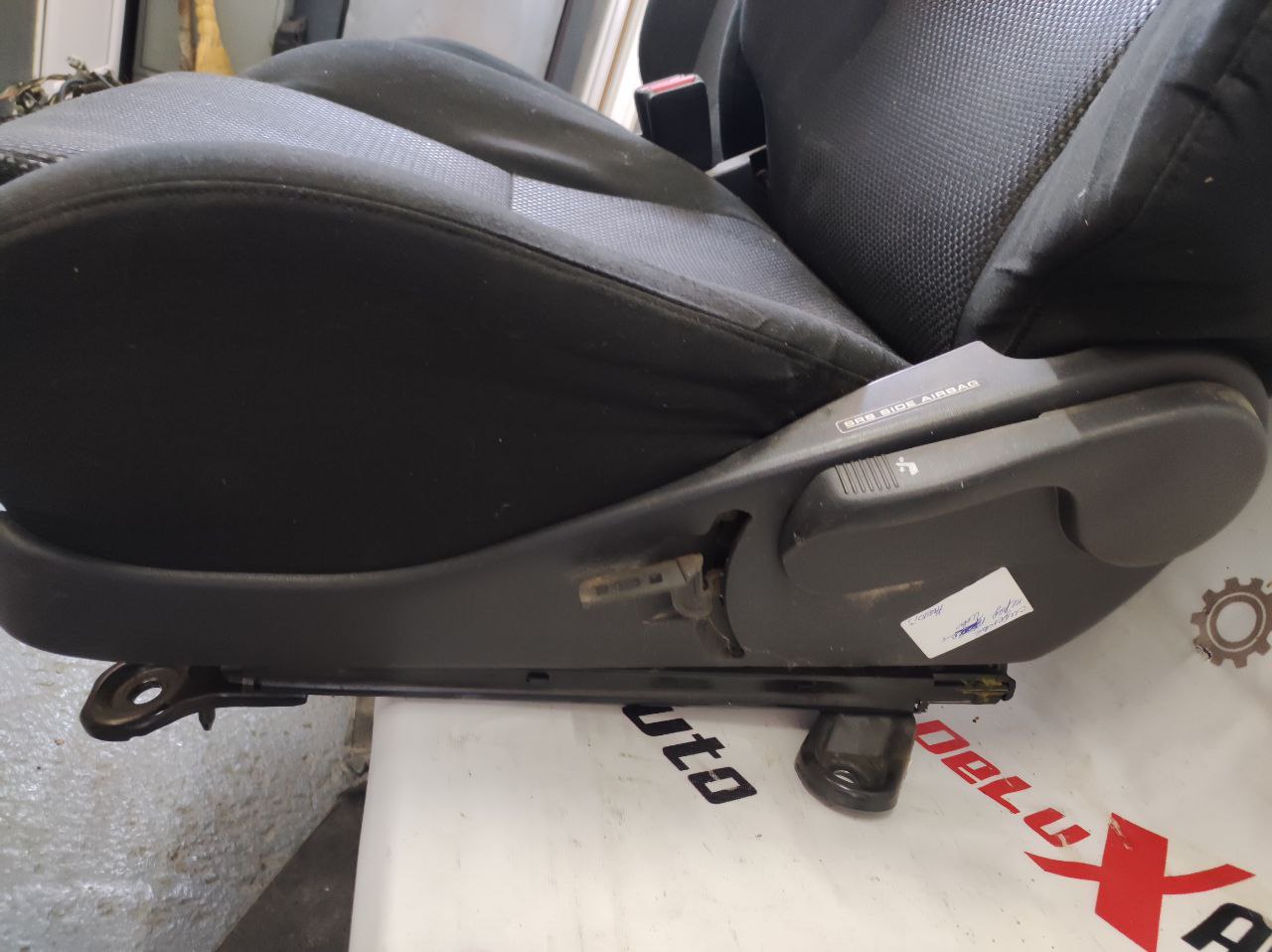 scaune față pentru Toyota Avensis 2.0 · 2002–2004