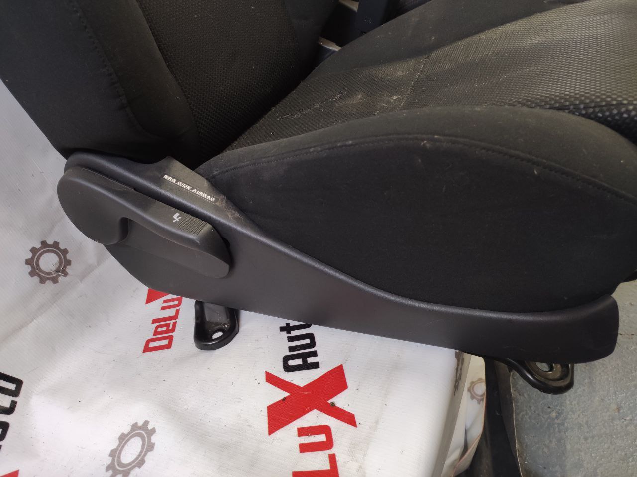 scaune față pentru Toyota Avensis 2.0 · 2002–2004