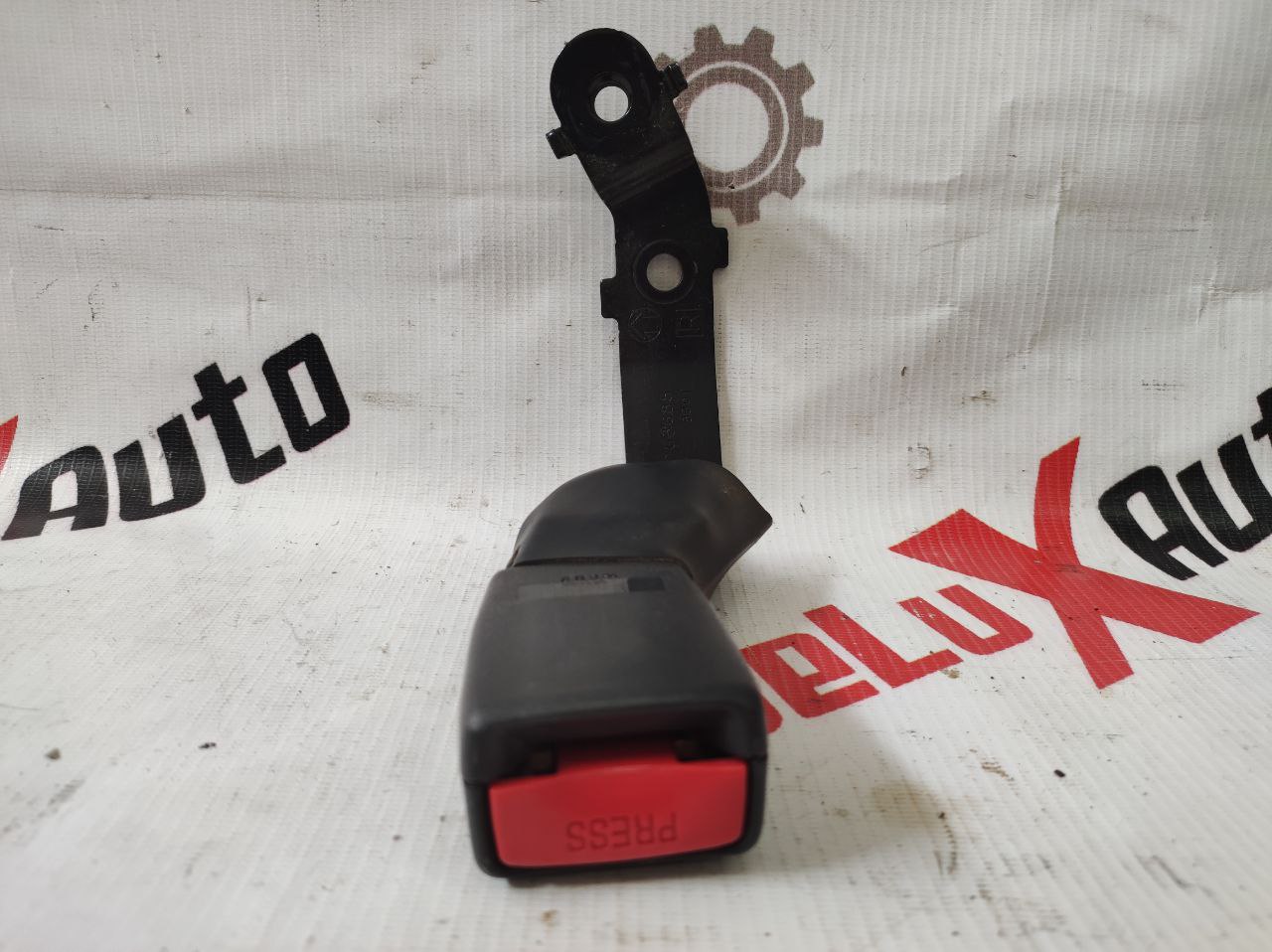 clemă curea siguranță spate pentru Toyota Avensis 2.0 · 2002–2004