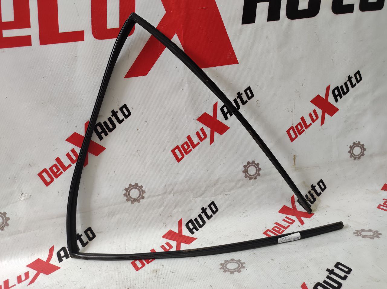 garnitură spate dreapta uși pentru Toyota Avensis 2.0 · 2002–2004