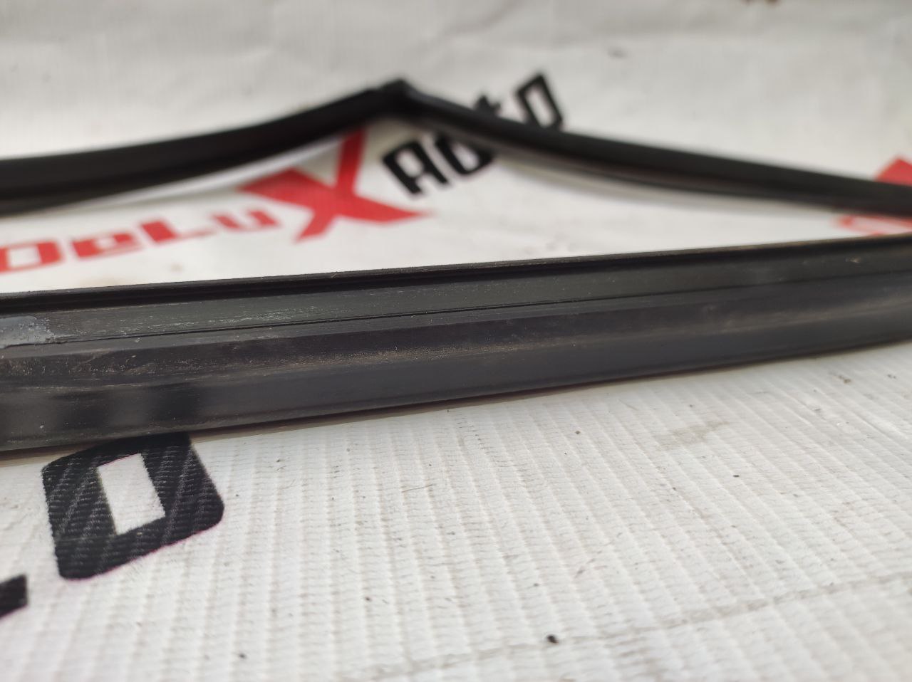 garnitură spate dreapta uși pentru Toyota Avensis 2.0 · 2002–2004