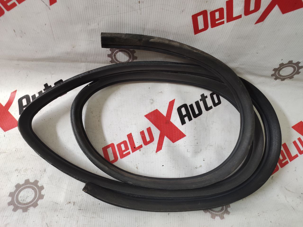 garnitură spate stânga uși exterior pentru Toyota Avensis 2.0 · 2002–2004