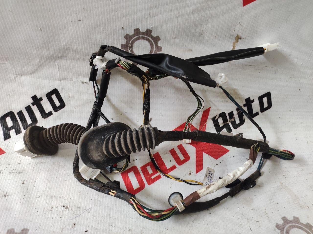 cablaj uși spate dreapta pentru Toyota Avensis 2.0 · 2002–2004