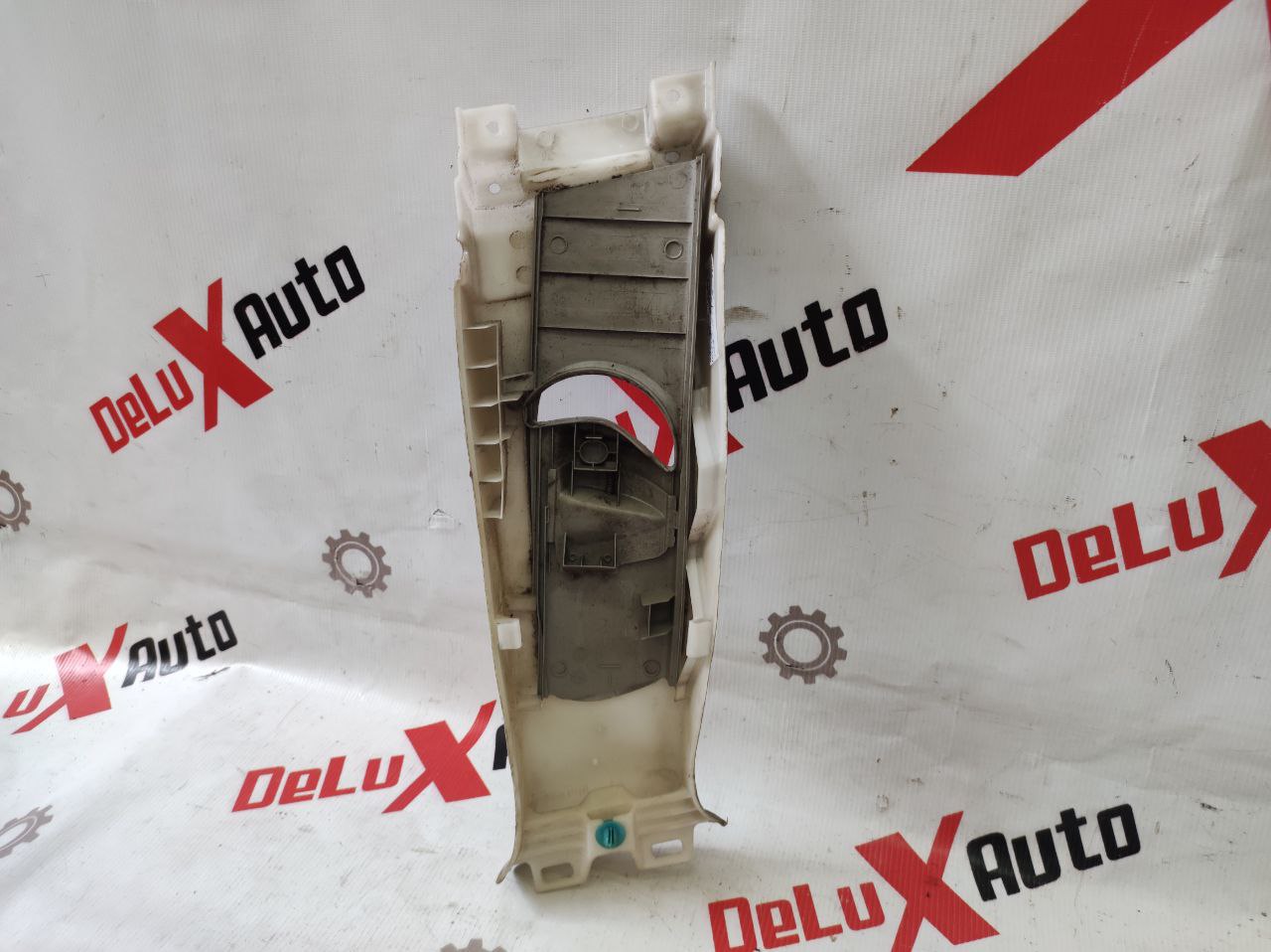 ornament central suport superior stânga pentru Toyota Avensis 2.0 · 2002–2004
