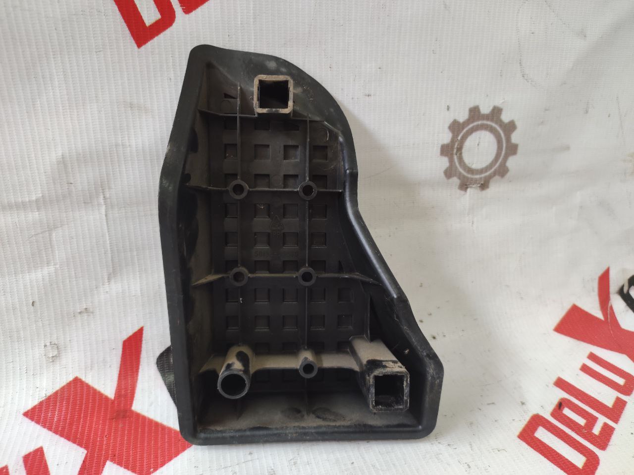 opritor sub picioare pentru Toyota Avensis 2.0 · 2002–2004