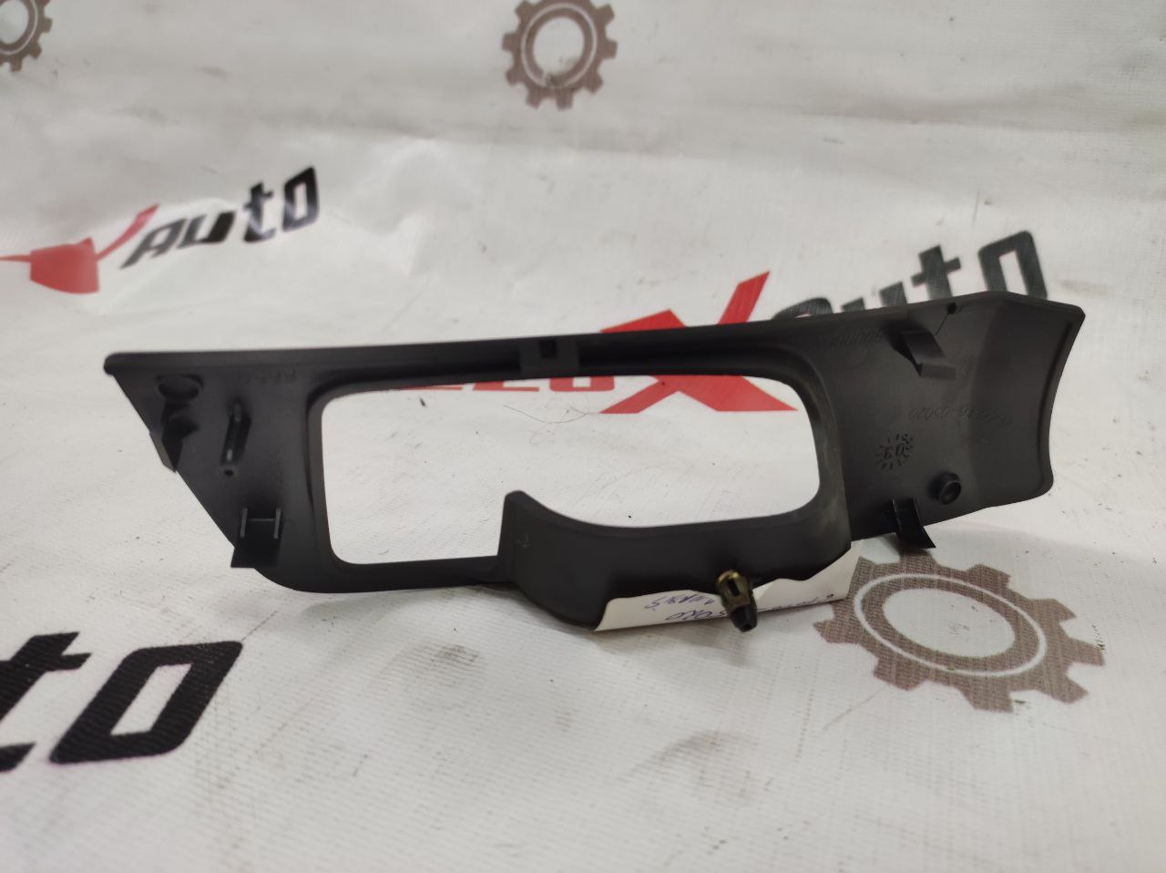 ornament interior mâner uși față stânga pentru Toyota Avensis 2.0 · 2002–2004
