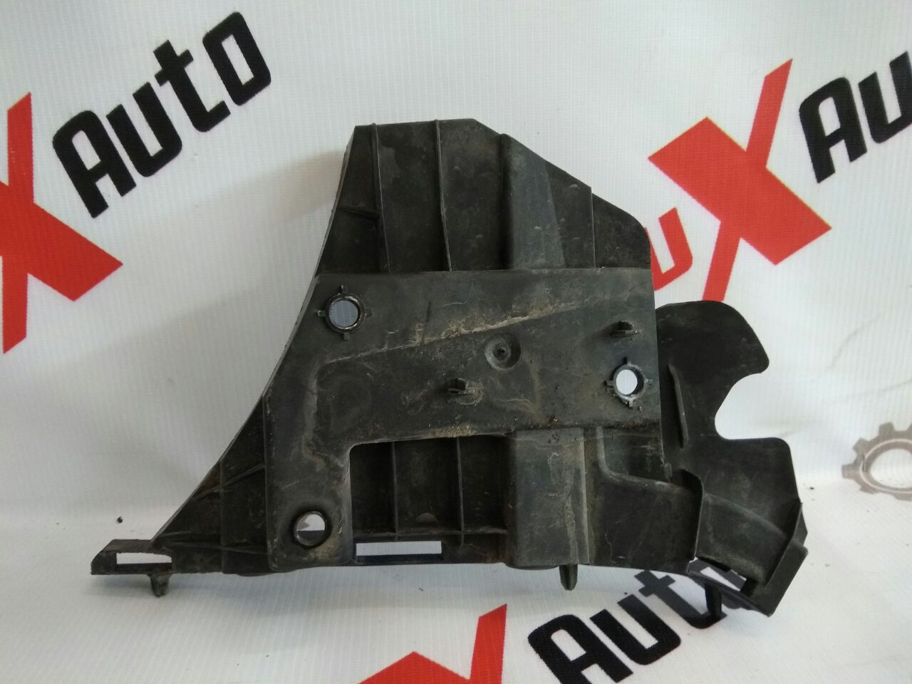 suport față bară de protecție dreapta pentru Volvo V70 2.4 diesel · 2007–2013