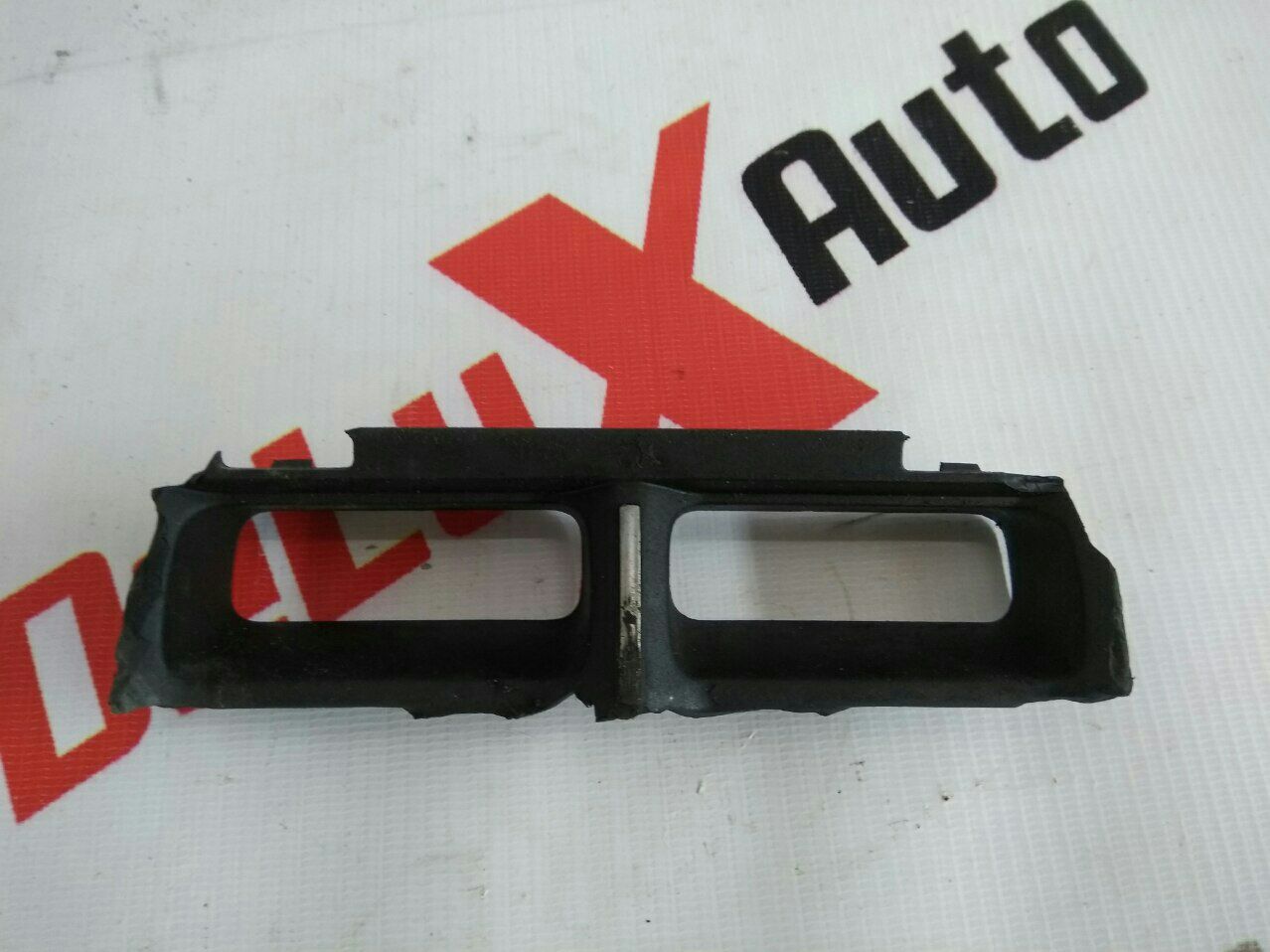 protecție radiator pentru Volvo V70 2.4 diesel · 2007–2013