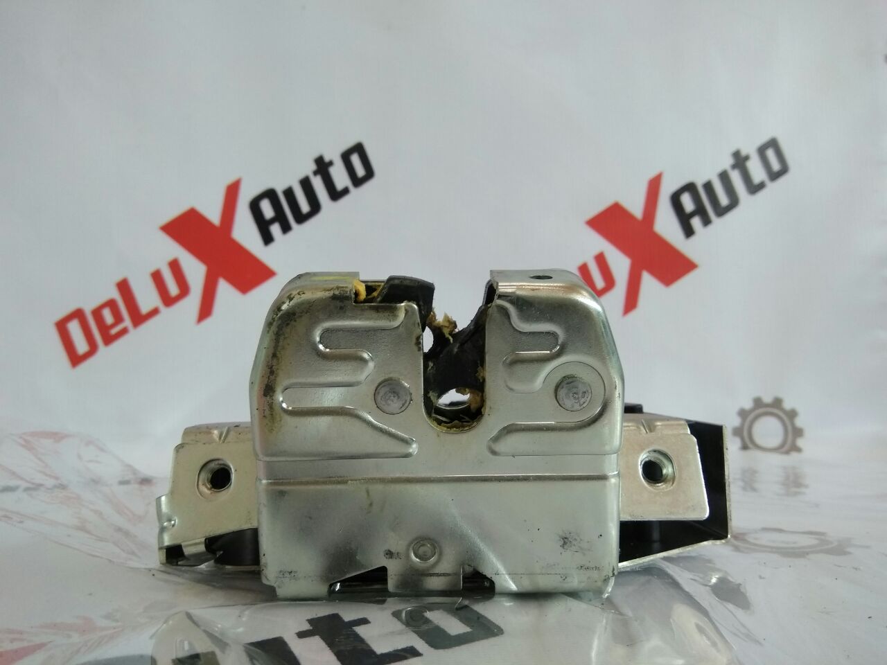 încuietoare capac portbagaj pentru Volvo V70 2.4 diesel · 2007–2013