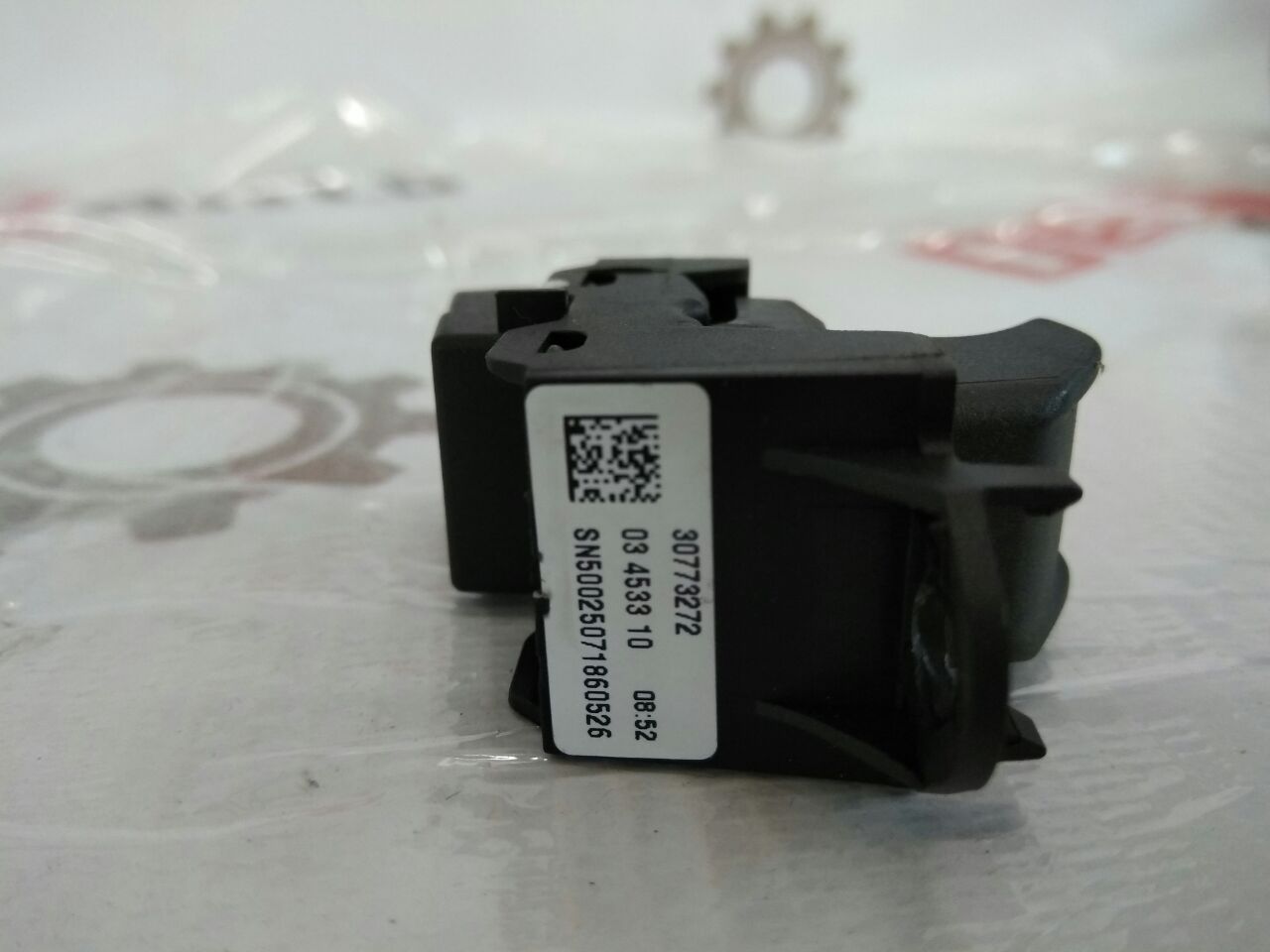 buton macara geam uși față dreapta pentru Volvo V70 2.4 diesel · 2007–2013