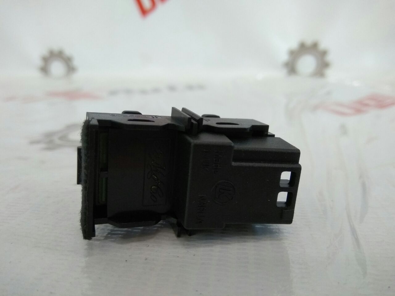 buton modul ușă față dreapta pentru Volvo V70 2.4 diesel · 2007–2013