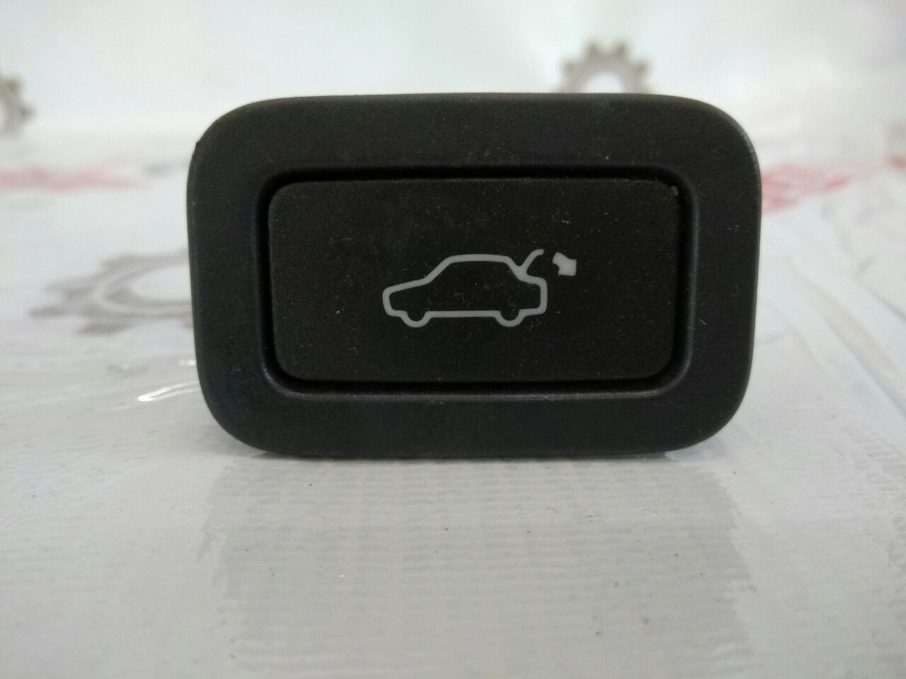 buton deschidere portbagaj