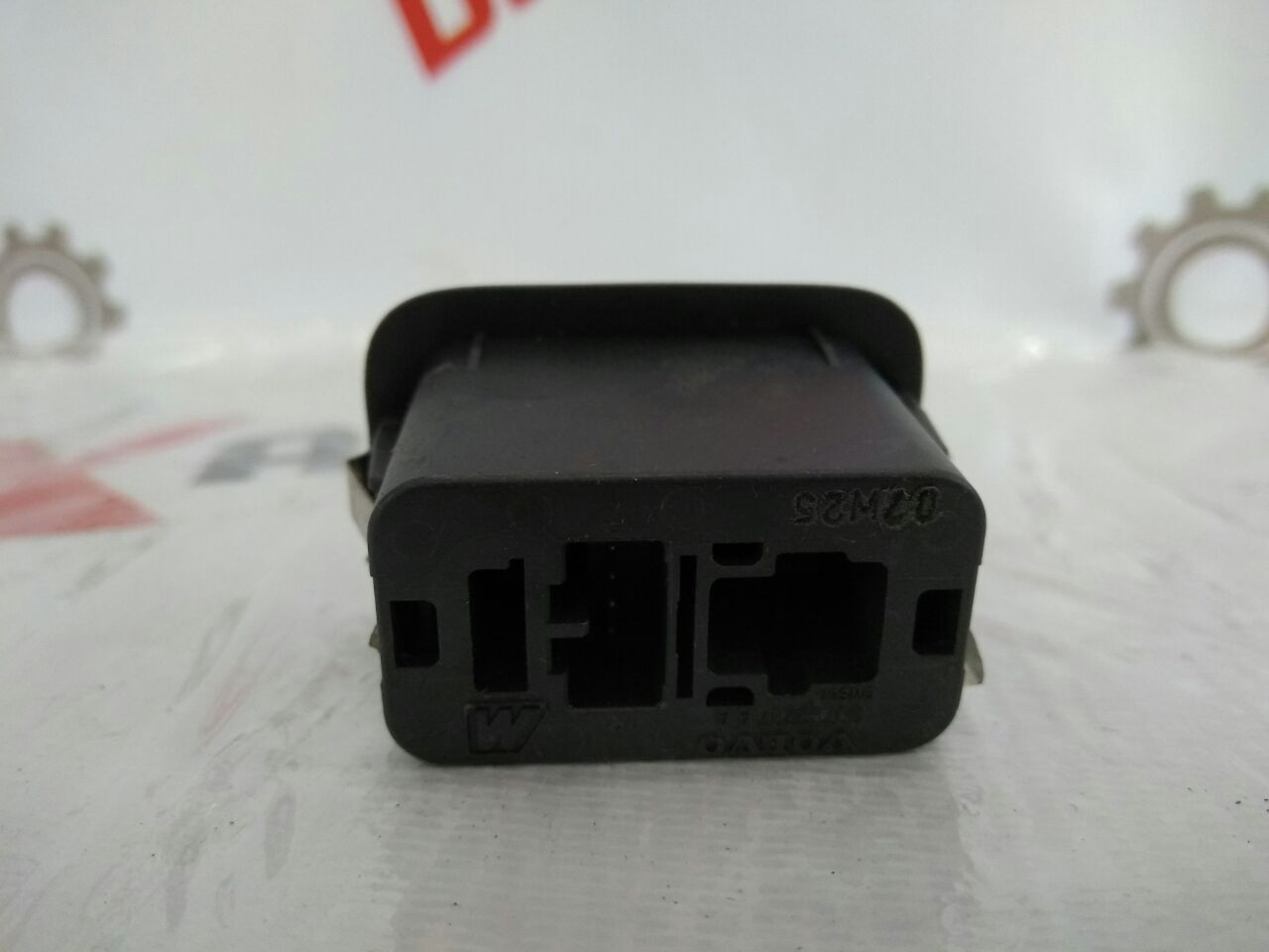 buton deschidere portbagaj pentru Volvo V70 2.4 diesel · 2007–2013