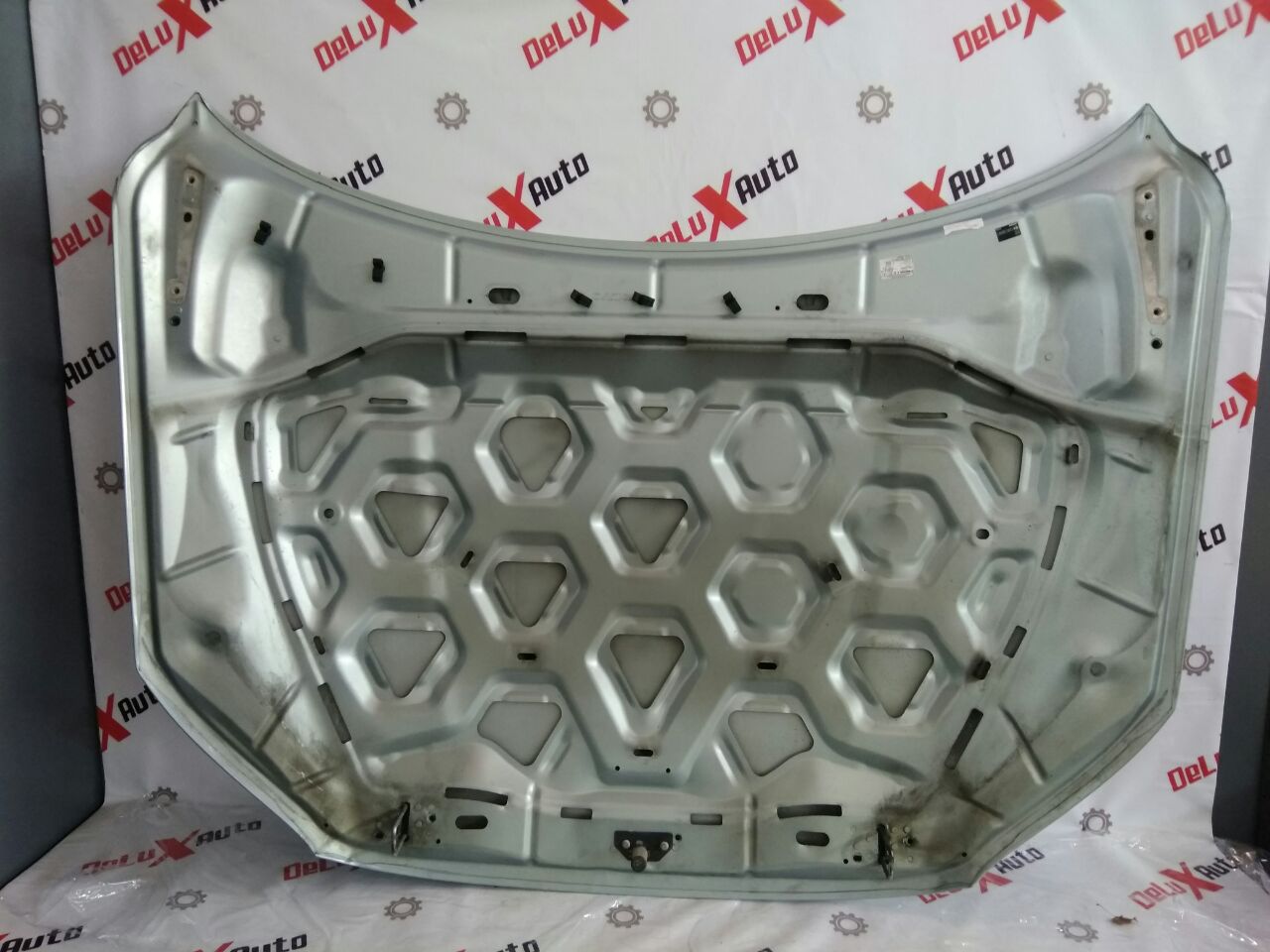 capac capotă pentru Volvo V70 2.4 diesel · 2007–2013