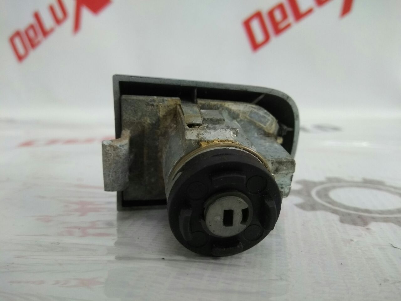 butuc încuietoare uși față stânga pentru Volvo V70 2.4 diesel · 2007–2013