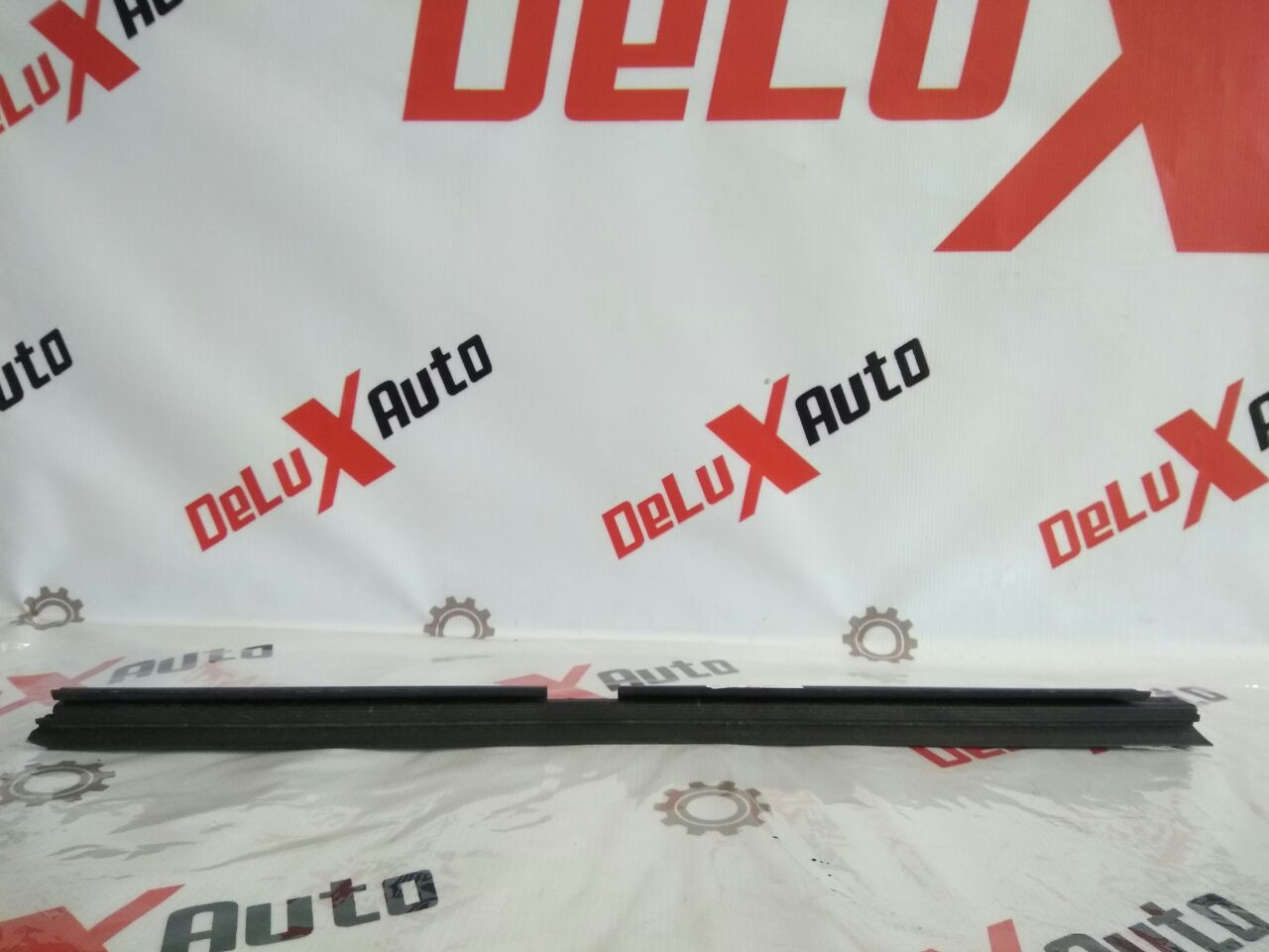 garnitură geam uși interior spate stânga pentru Volvo V70 2.4 diesel · 2007–2013