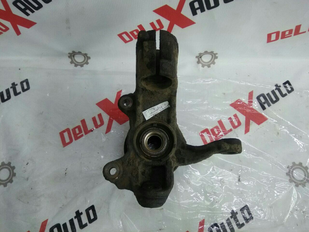 fuzetă stânga + butuc pentru Volvo V70 2.4 diesel · 2007–2013