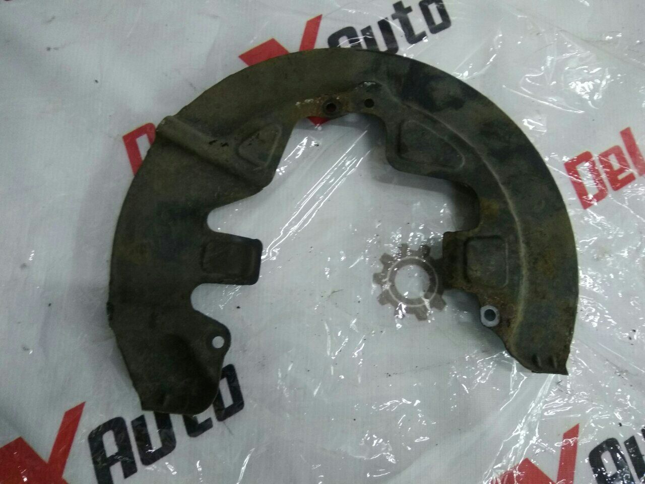 Scut disc de frână față stânga