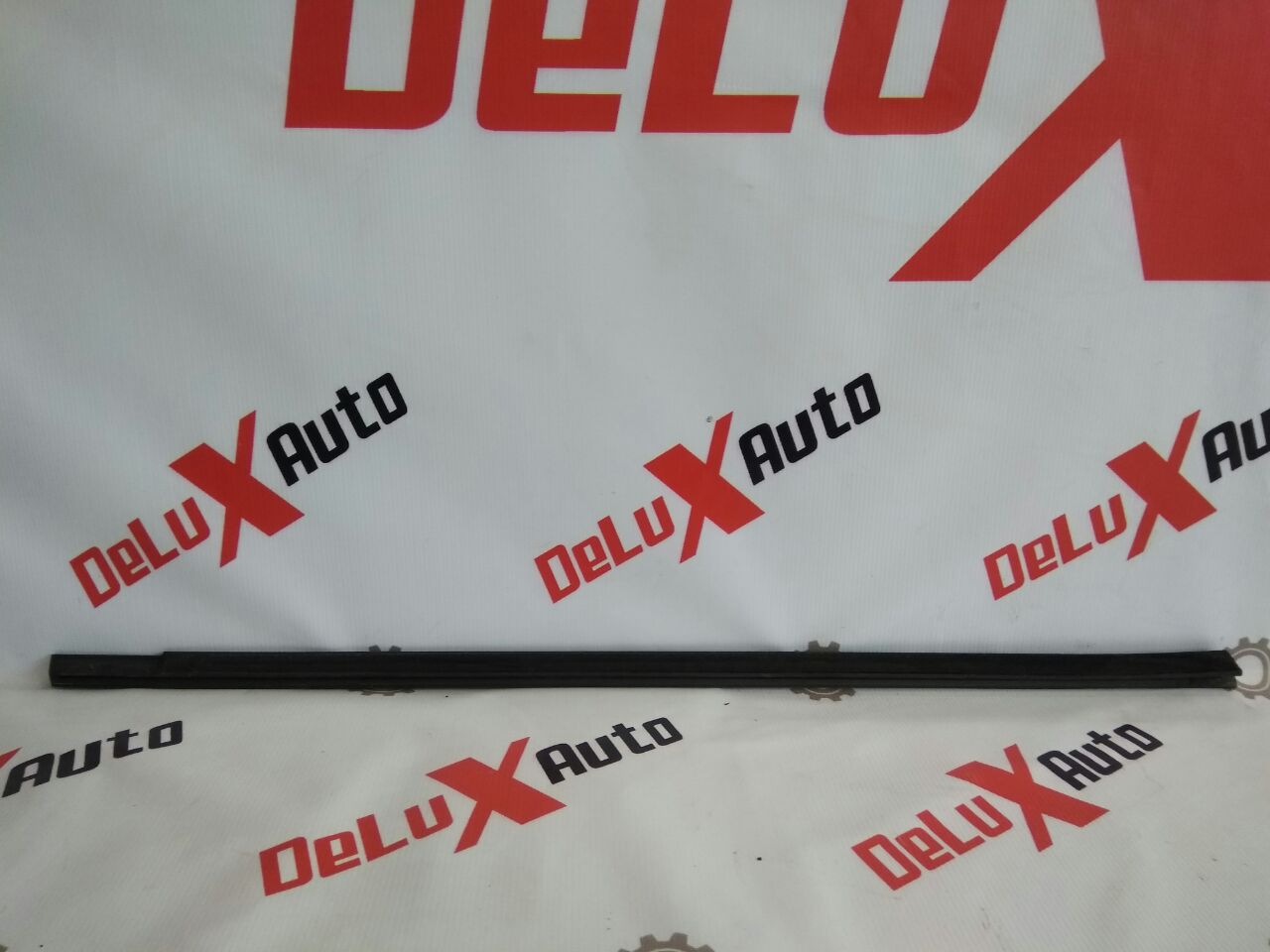 garnitură geam uși exterior față stânga pentru Volvo V70 2.4 diesel · 2007–2013