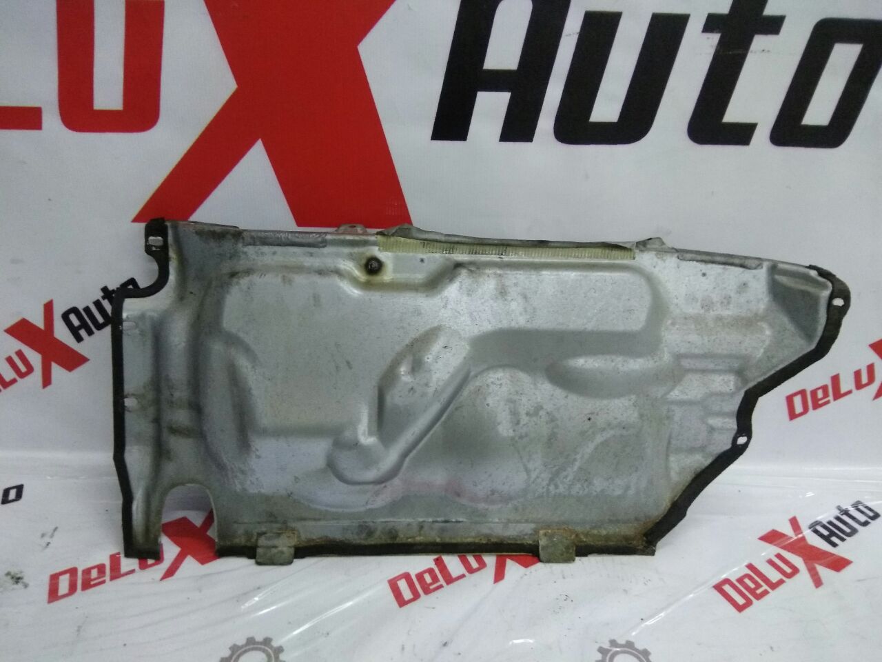 protecție motor spate pentru Volvo V70 2.4 diesel · 2007–2013
