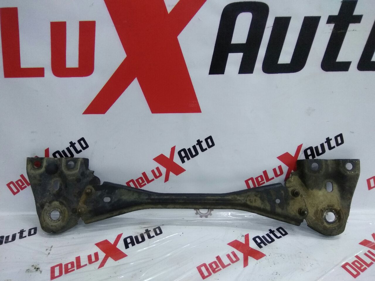 Bară de rigidizare a cadrului auxiliar pentru Volvo V70 2.4 diesel · 2007–2013