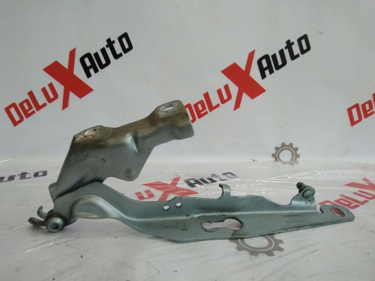 balama capotă dreapta pentru Volvo V70 2.4 diesel · 2007–2013