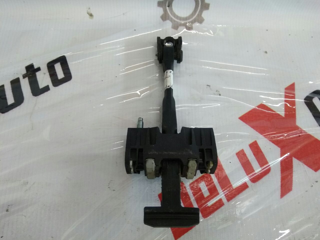 limitator uși față stânga pentru Volvo V70 2.4 diesel · 2007–2013