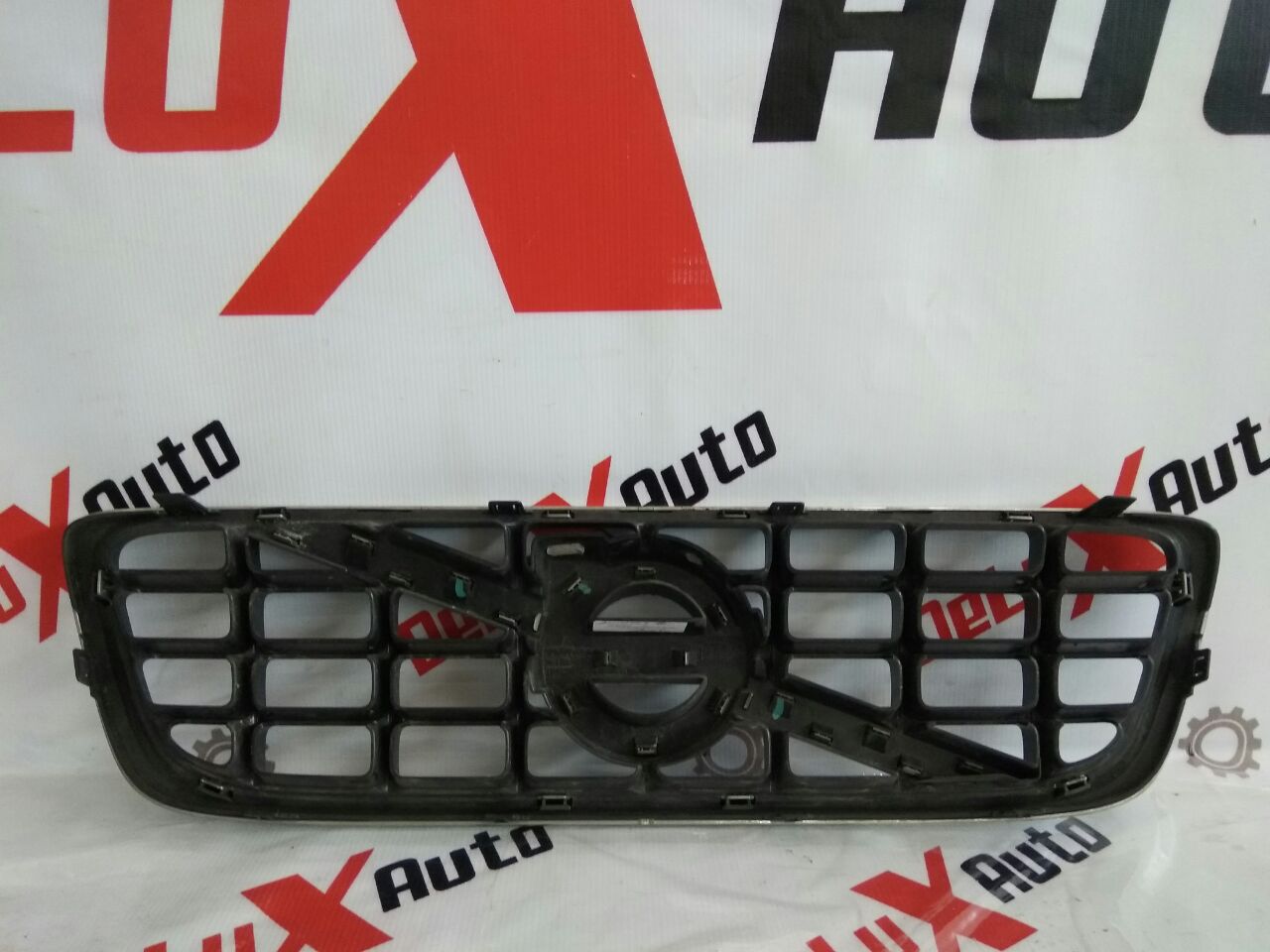 grilă bară de protecție în logo pentru Volvo V70 2.4 diesel · 2007–2013